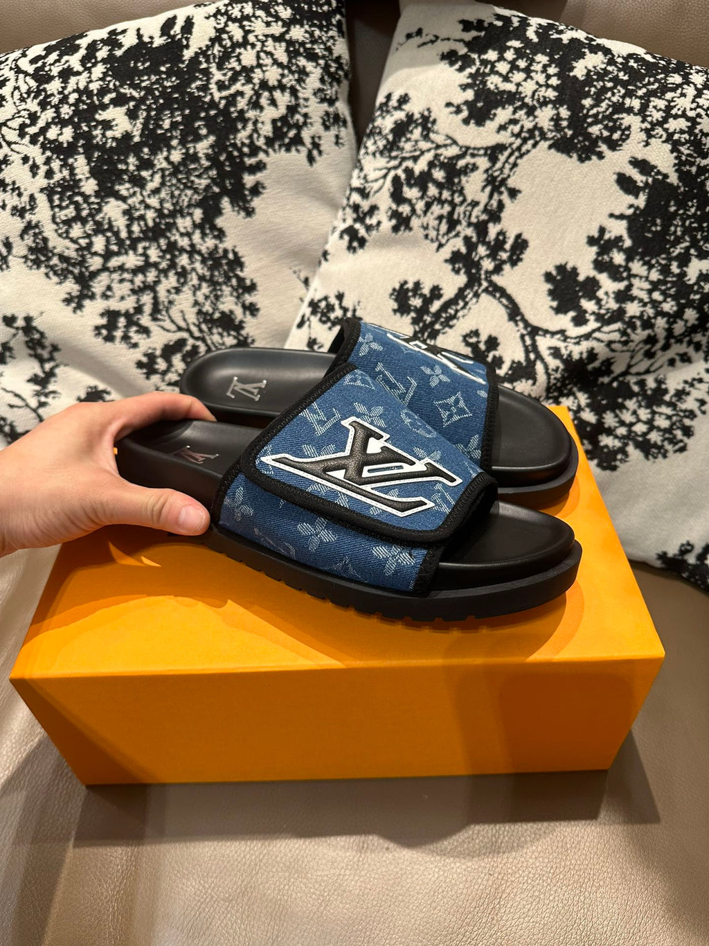Z2Z85E28  Popular leather Shoes