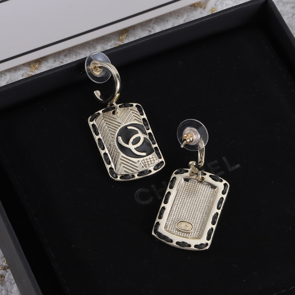 X1Z54C311E Popular Earrings