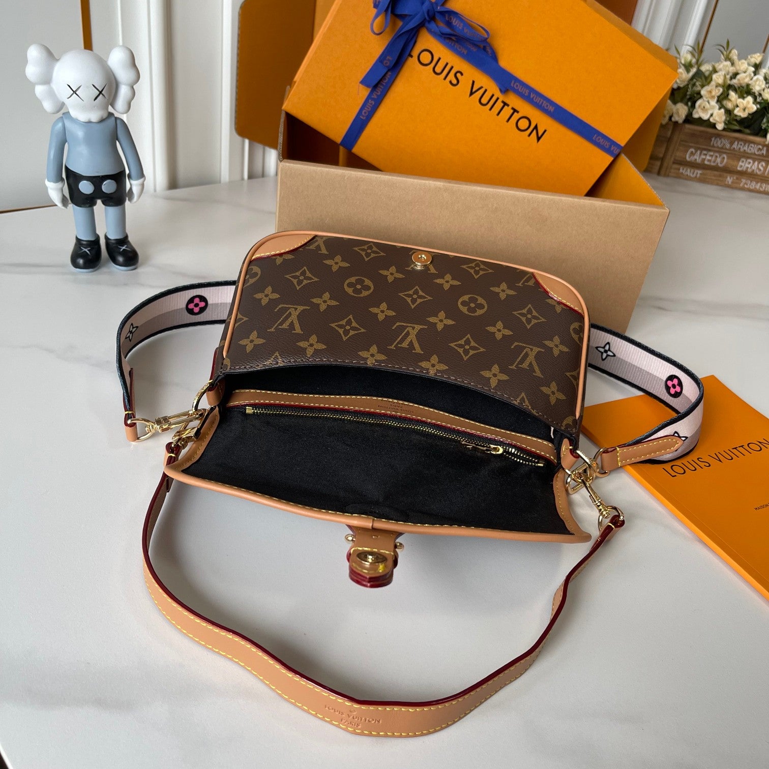 B1P36E38 Popular leather bag