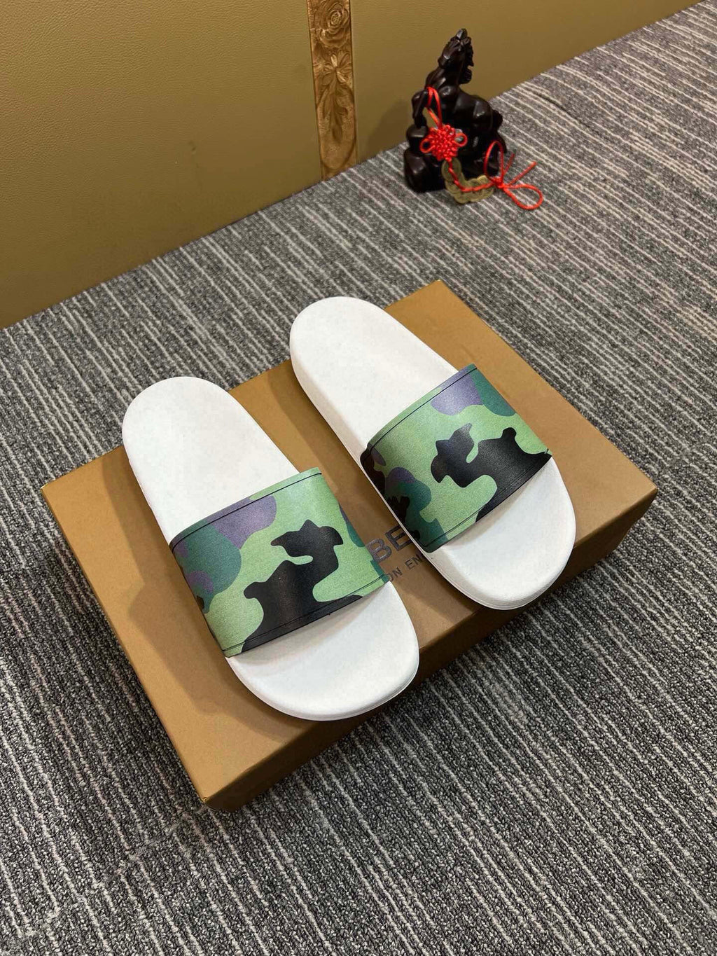Z5Z35R261 Popular Slippers