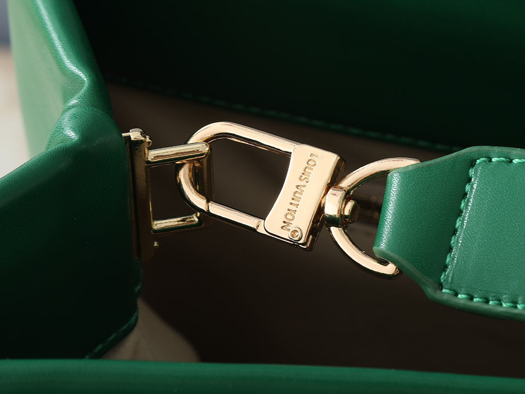 B1X45E9 Popular  leather bag