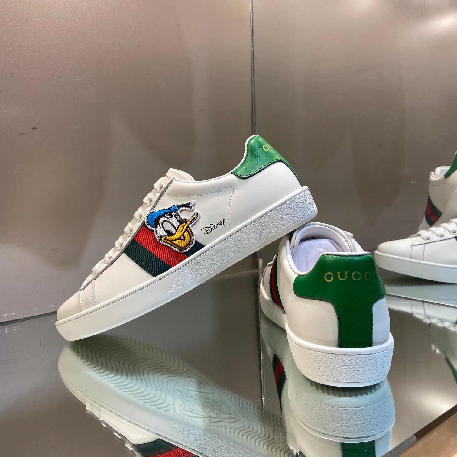 Z2Q105B190 Popular high-quality Shoes