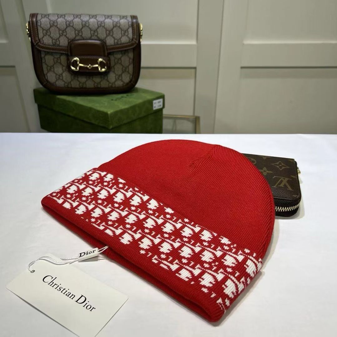 M1R86D37 Popular hats