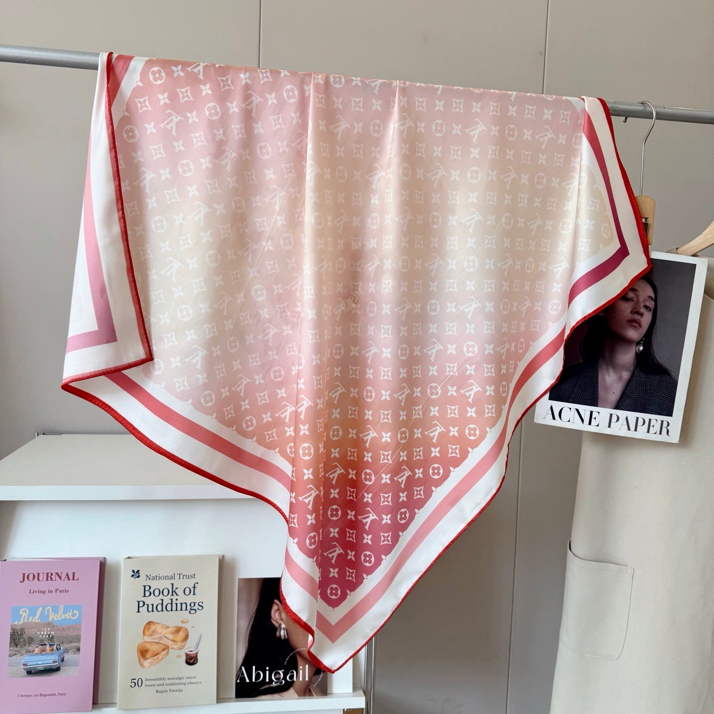 W1Z35E211 Popular Silk Scarve