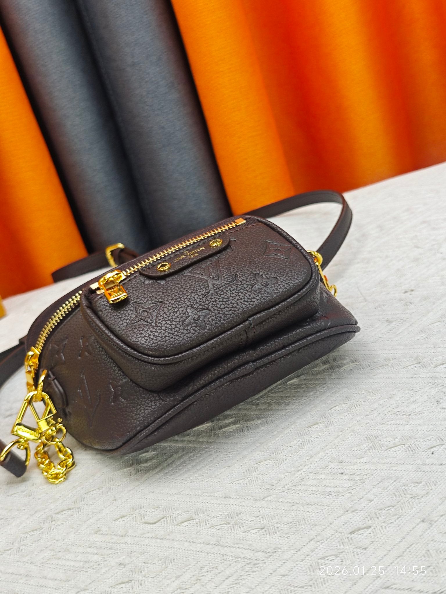 B1P46E75 Popular leather bag