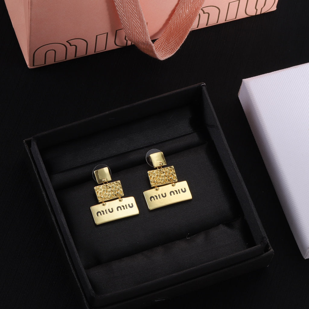 X1Z94A524E Popular  Earrings