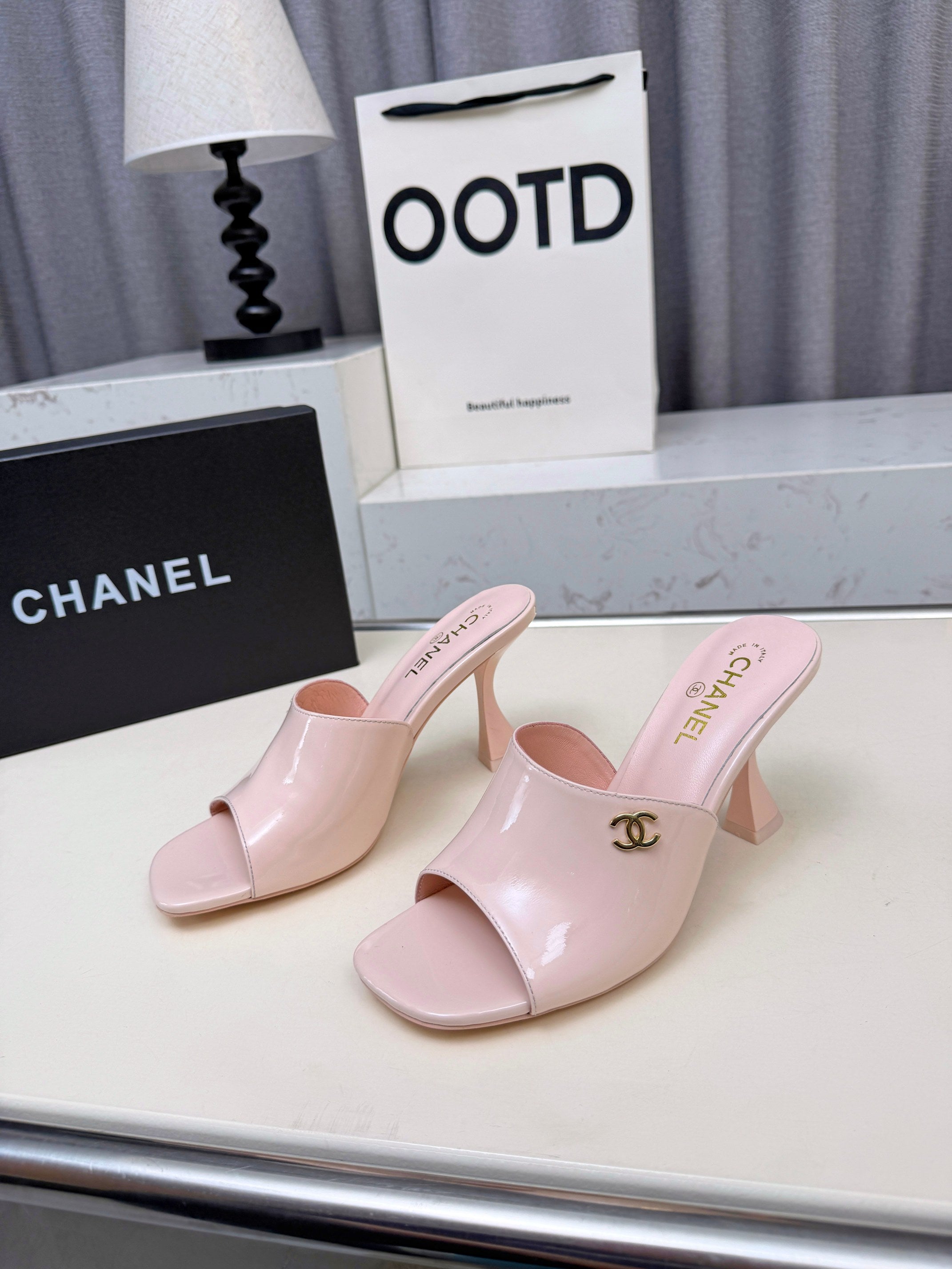 Z2X66C46 Popular leather High heels