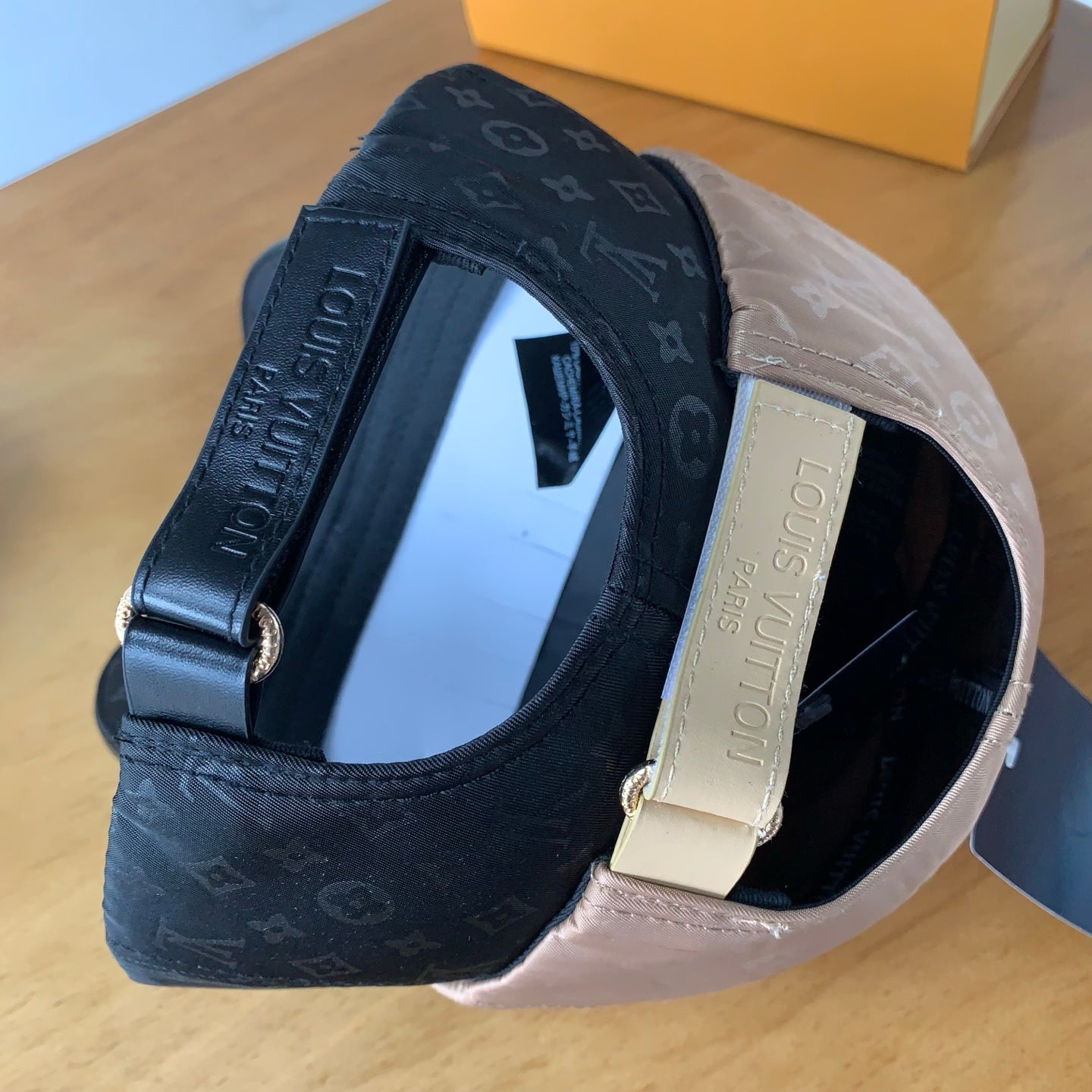 M1Z45E549 Popular hats