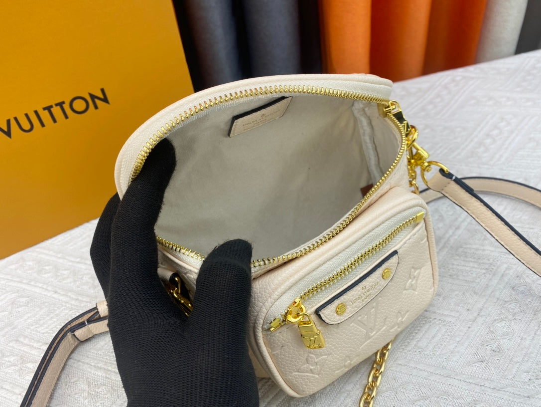 B1N55E57 Popular  leather bag