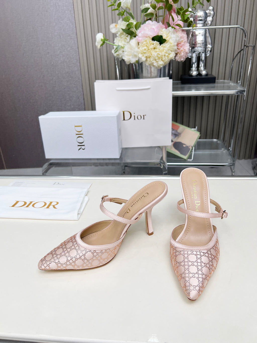Z2Q95D117 Popular high-quality leather  High heels