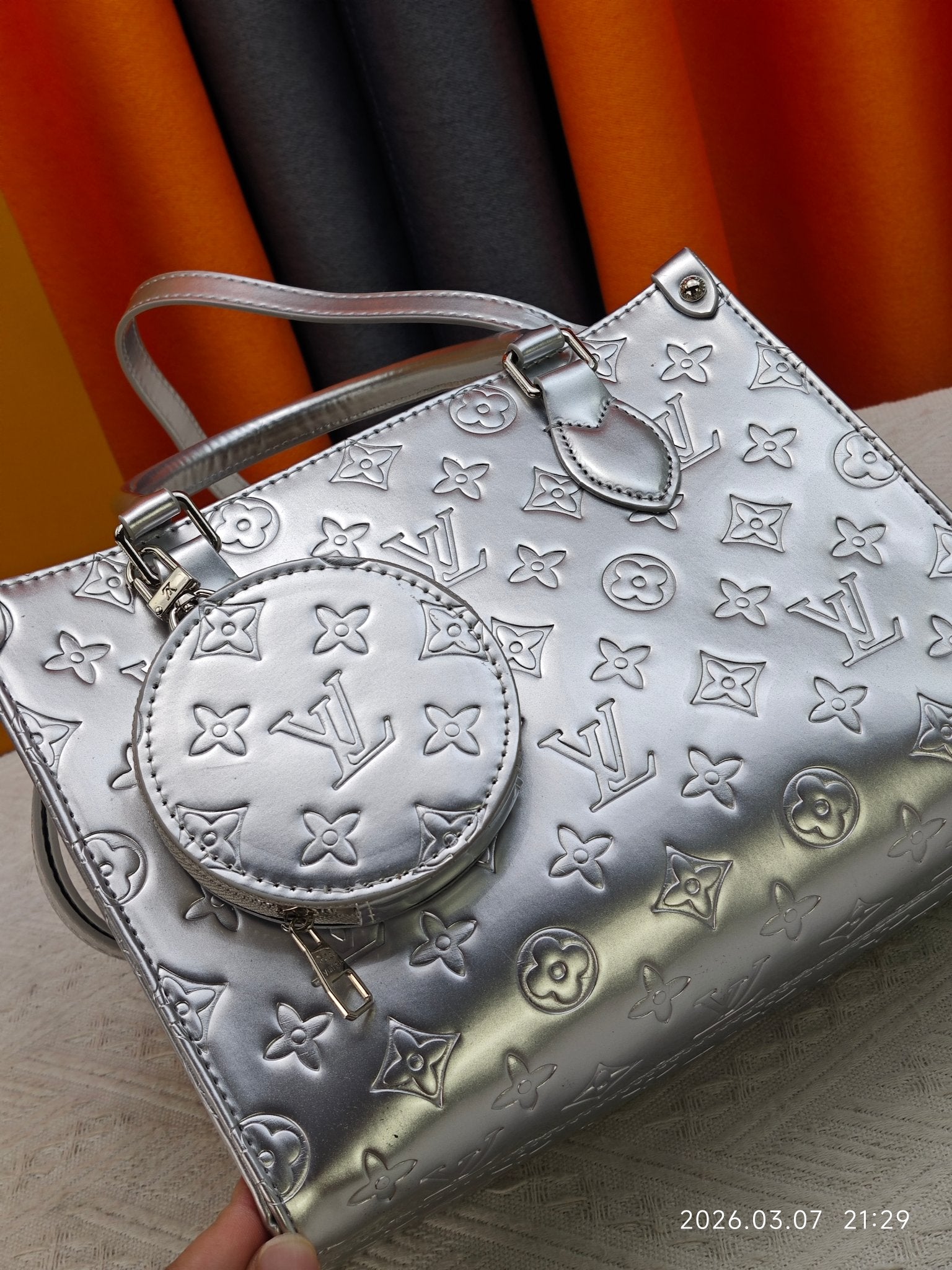 B1P36E34 Popular leather bag