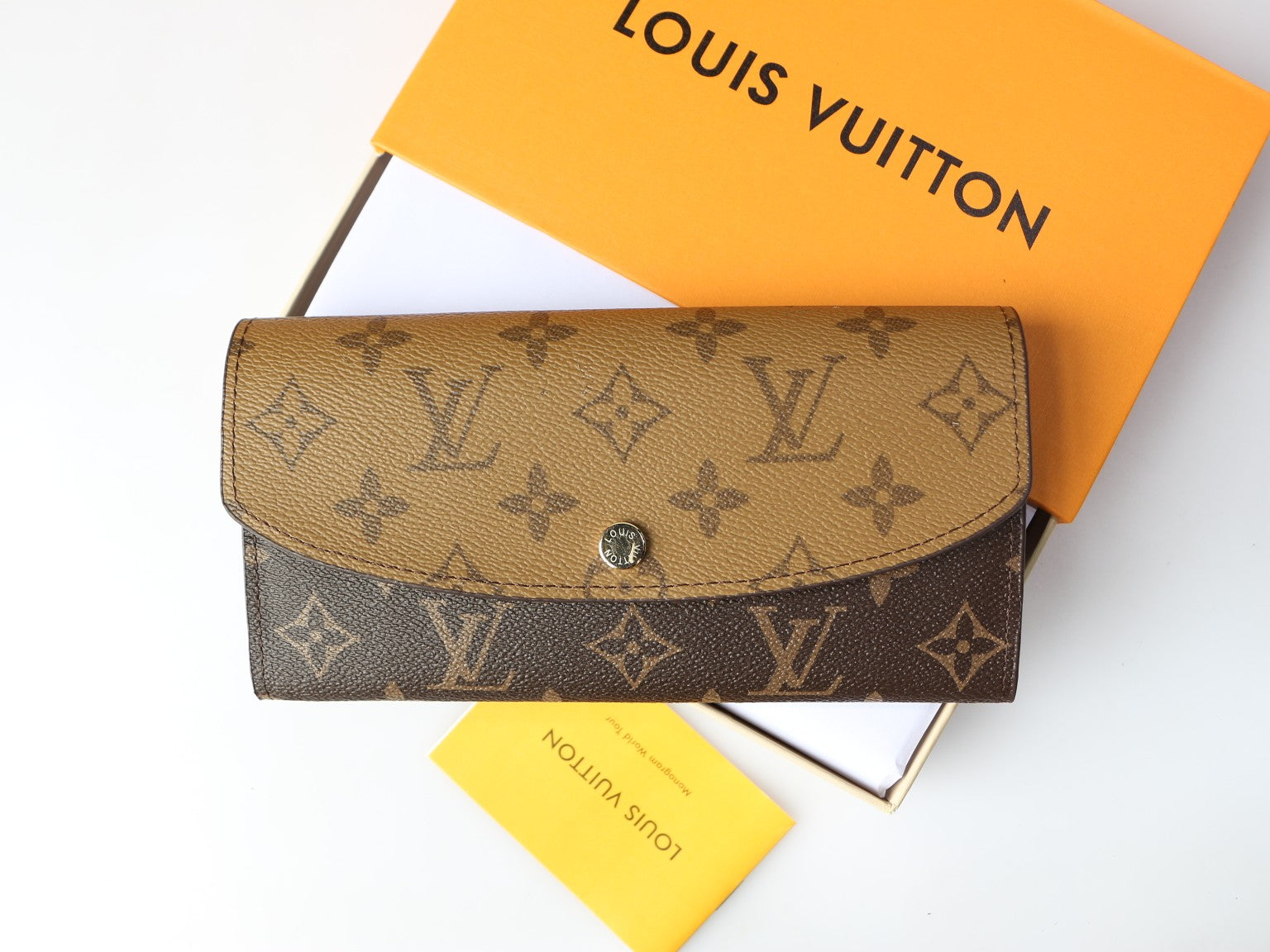 B1R15E124 Popular leather Wallets