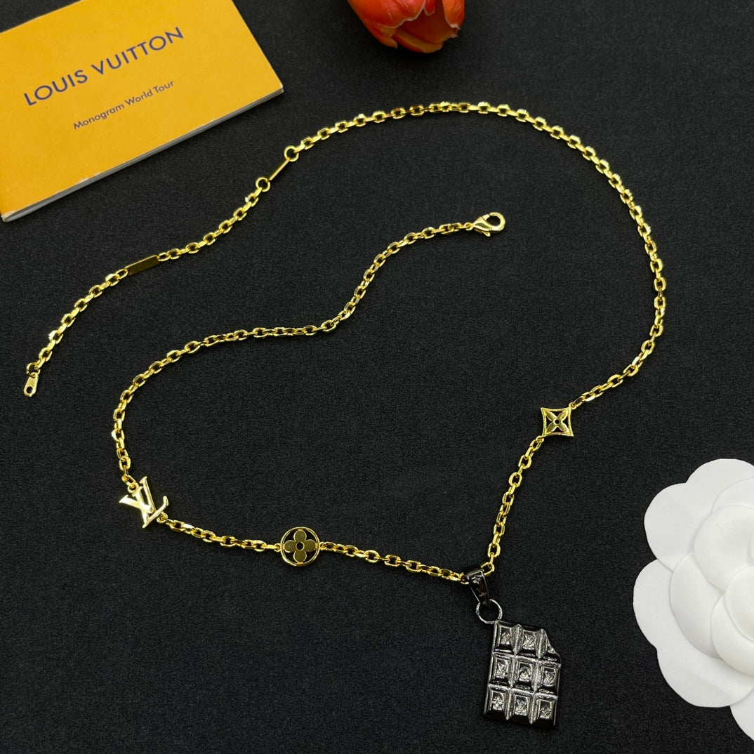 X1Q85E129X Popular Necklace