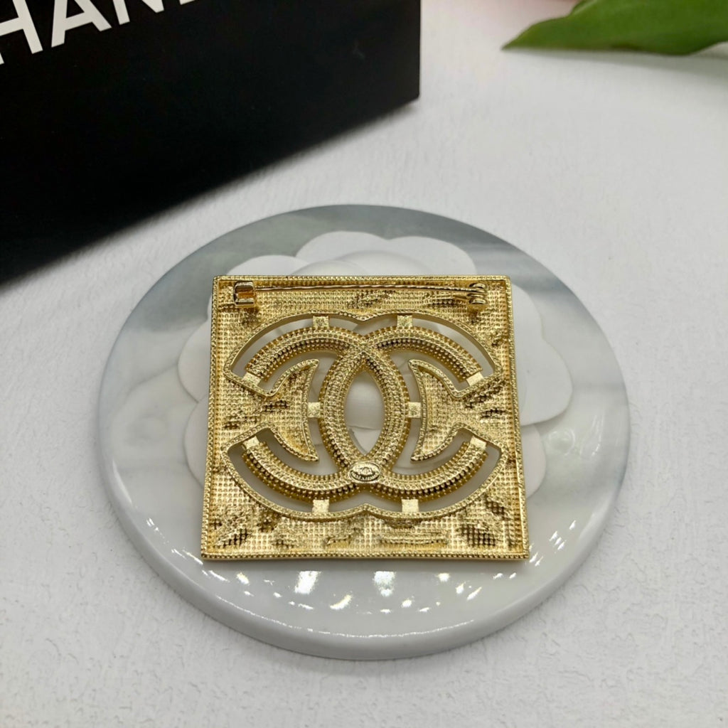 X1Z94C885    Popular Brooch