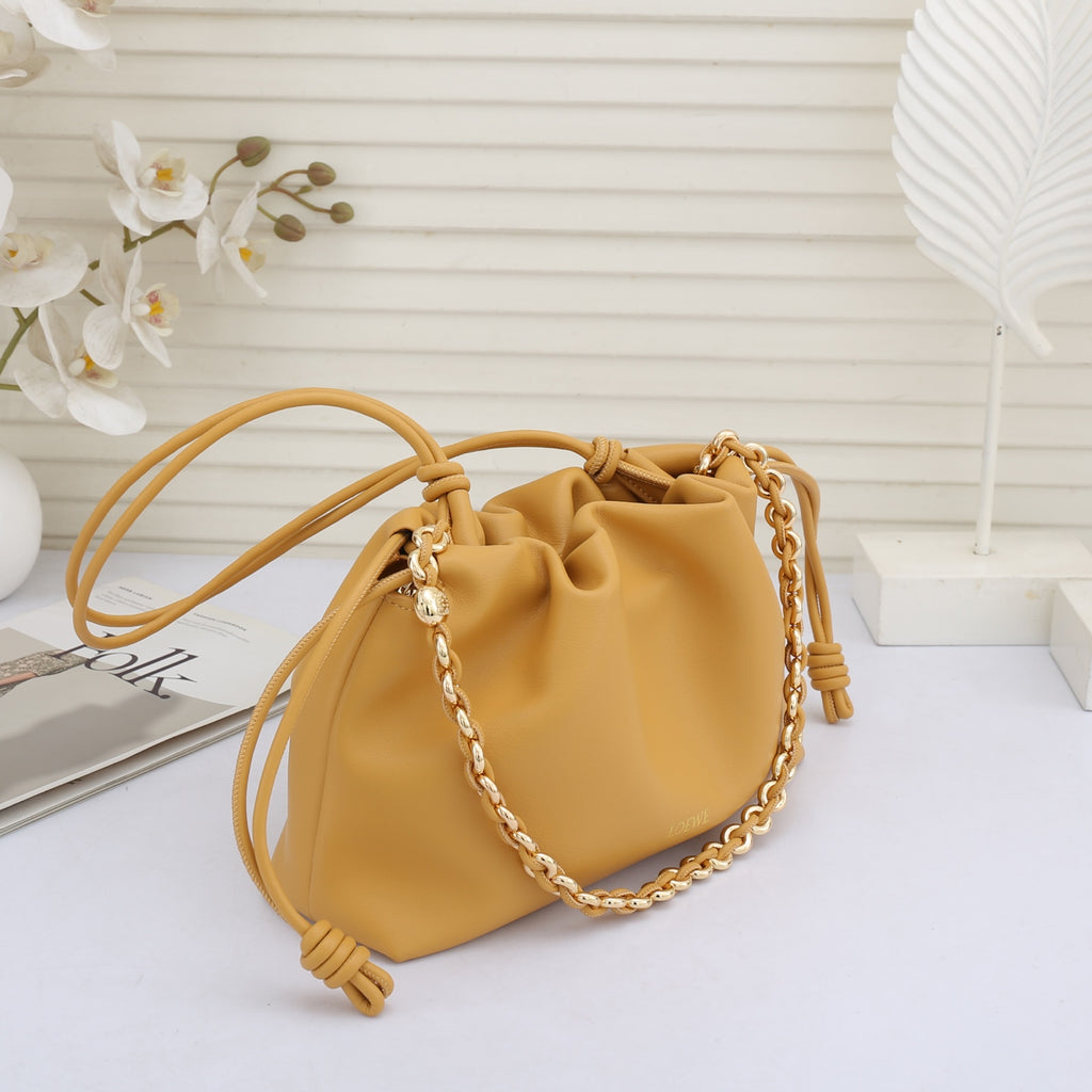 B1R66A8 Popular leather bag