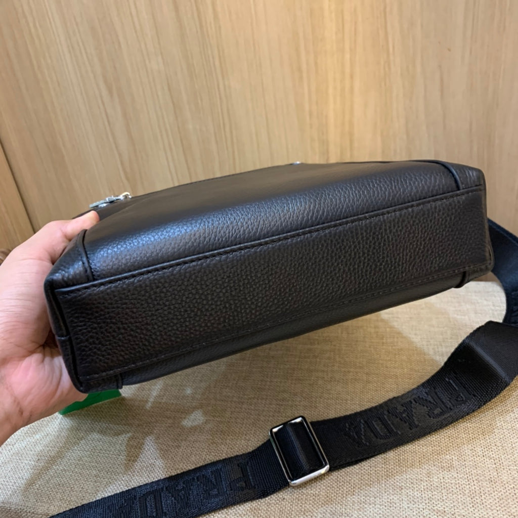 B12X44P308 Popular   leather bag 