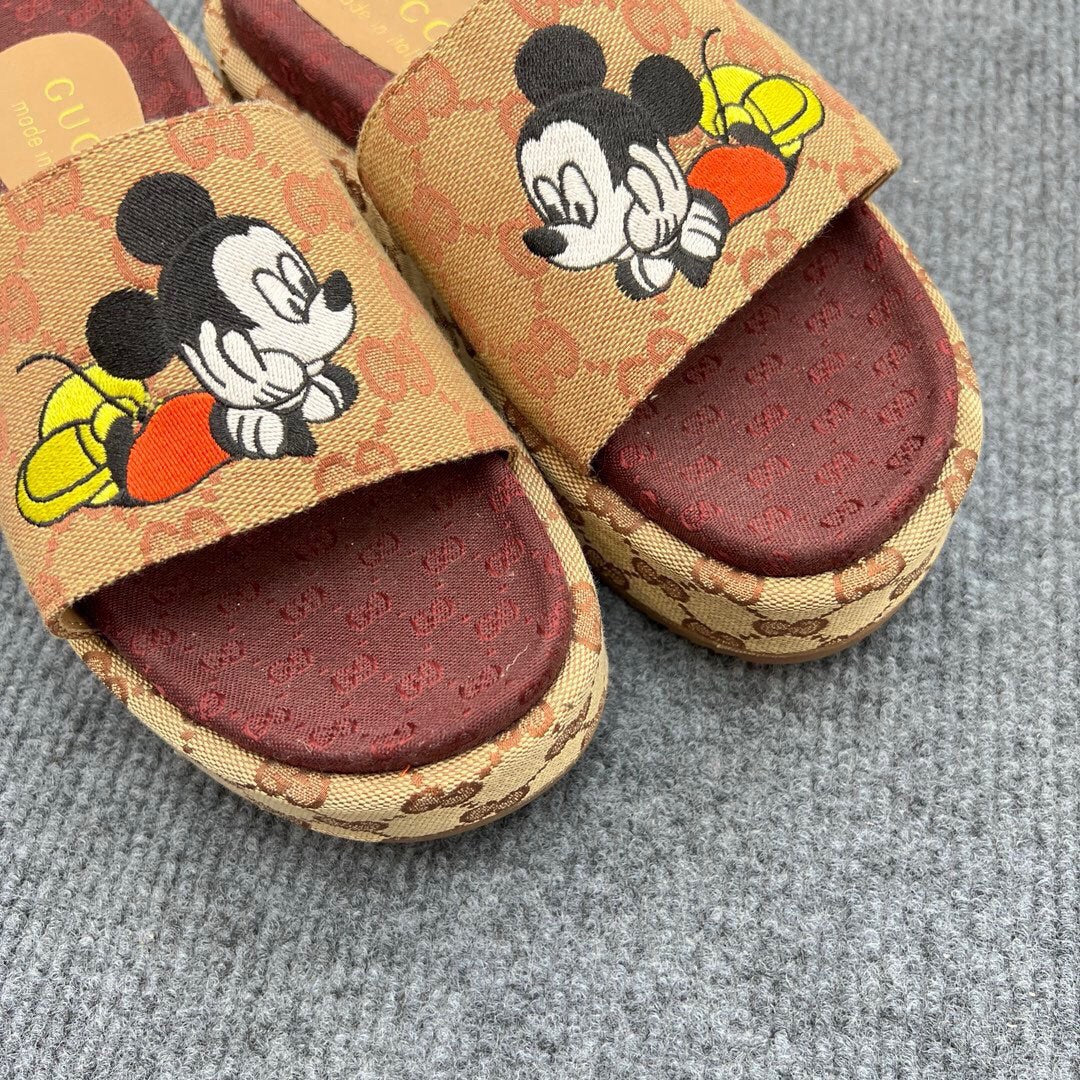 Z5ZB122 Popular slippers  Sole thickness 5.5cm