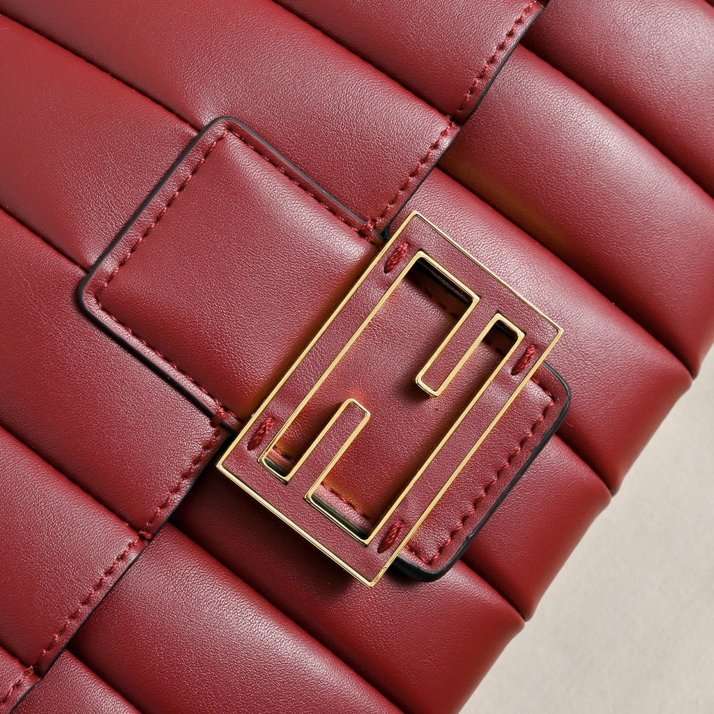B1P36F106 Popular leather bag