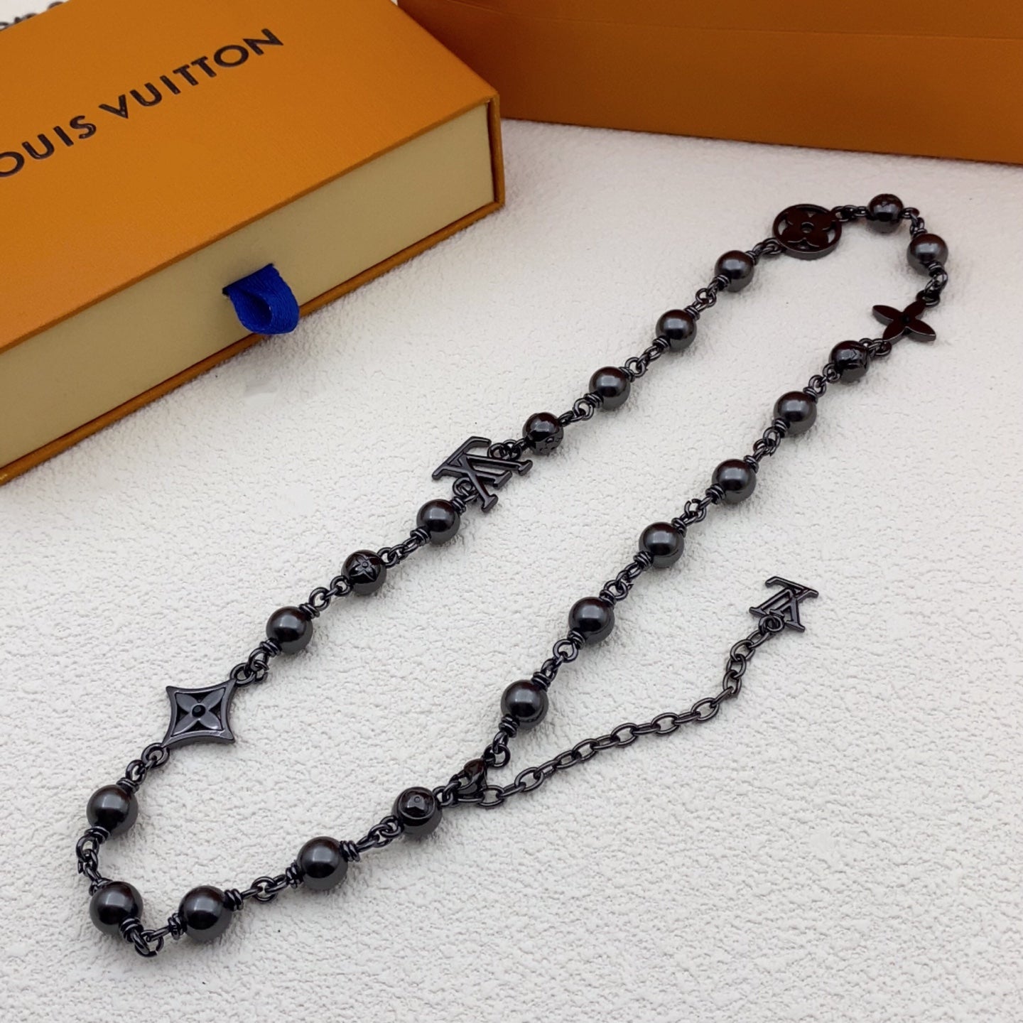 X1Q85E340X Popular Necklaces. Bracelets