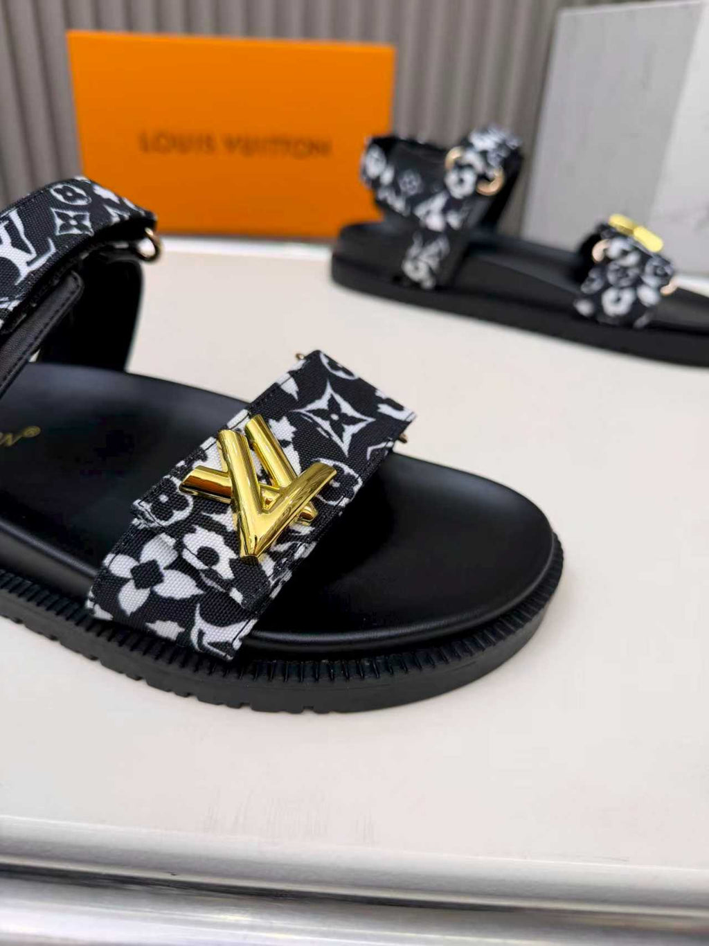 Z2P36E16 Popular high-quality Shoes