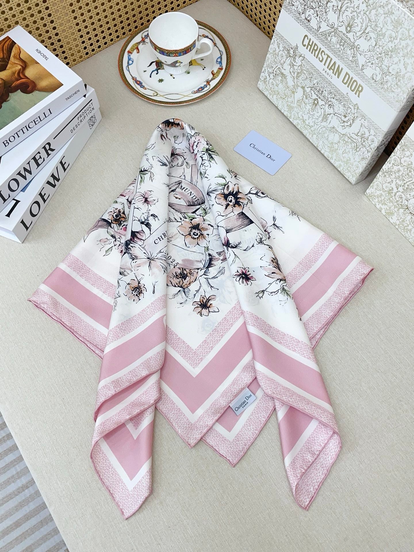 W1N36D27 Popular Silk Scarve