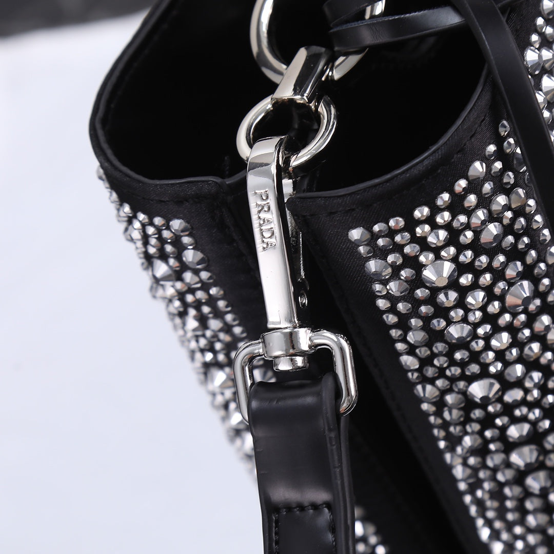B12X44P265 Popular leather bag 