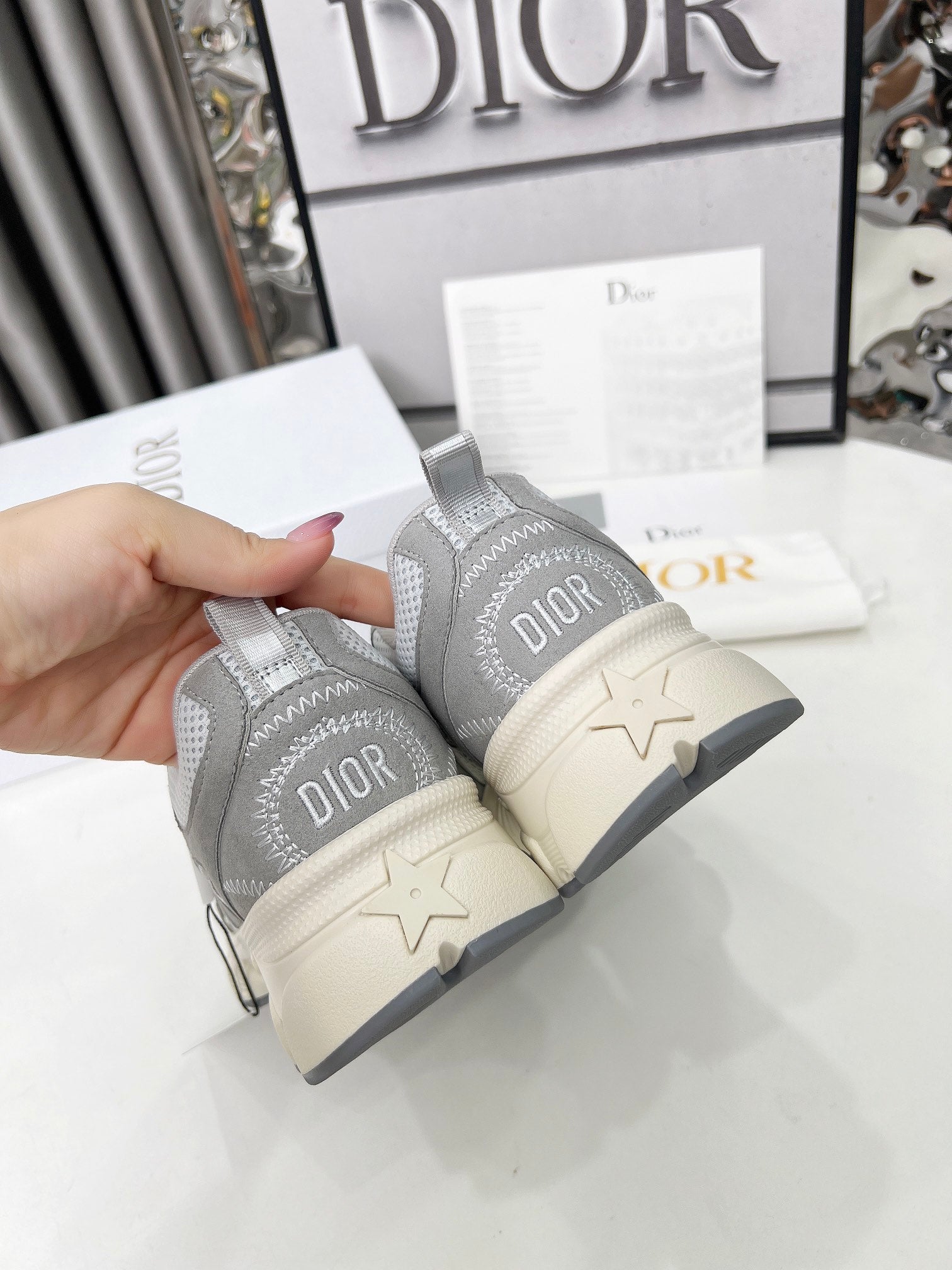 Z2Q105D314 Popular high-quality Shoes