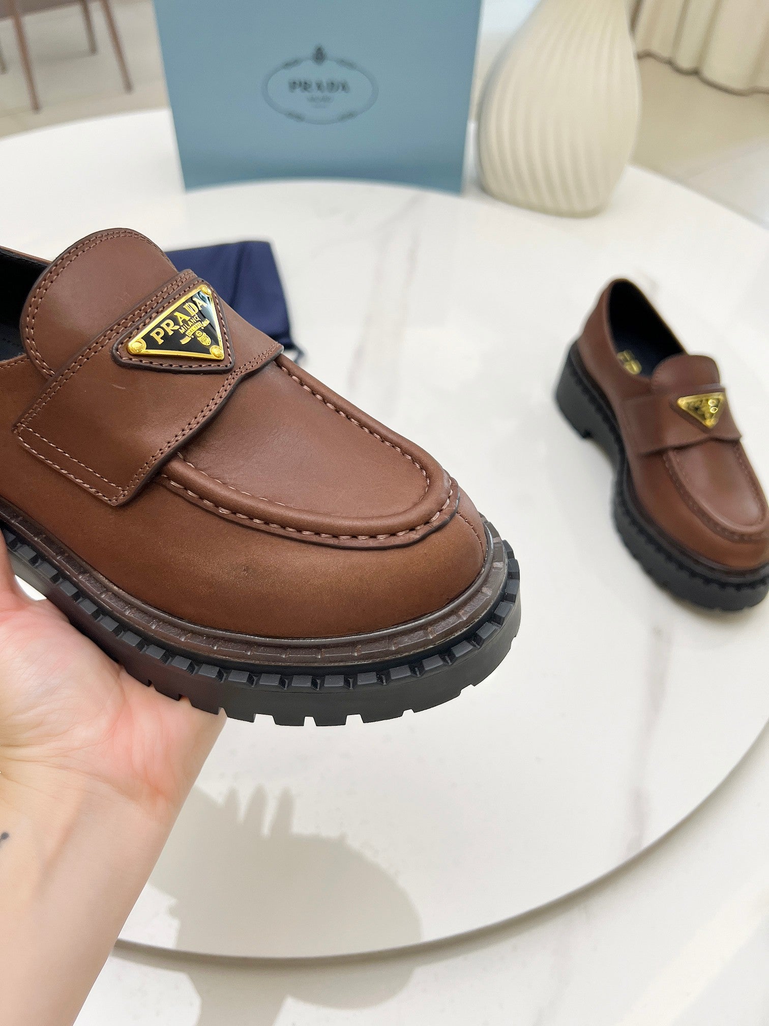 Z2Q105P409 Popular high-quality Shoes