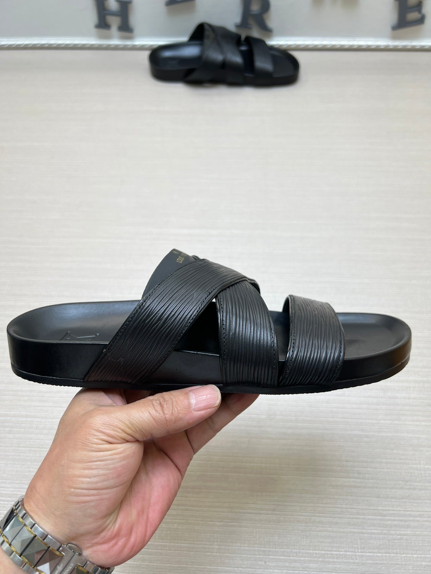 Z5ZE89 Popular slippers