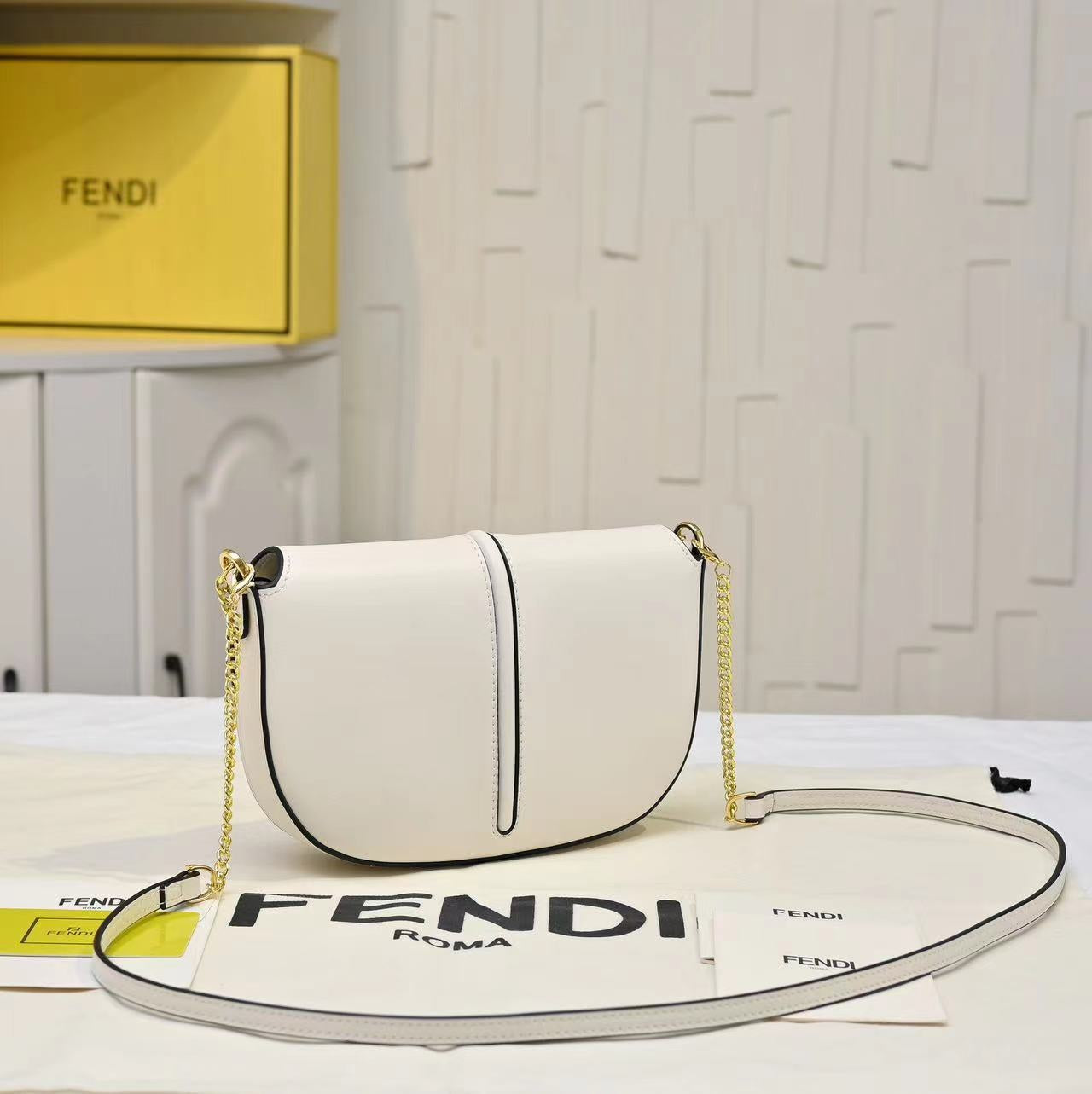 B1R15F138 Popular leather bag