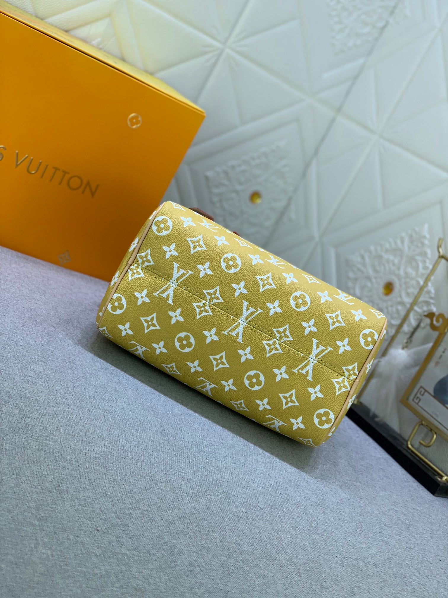B12X44E268 Popular  leather bag 