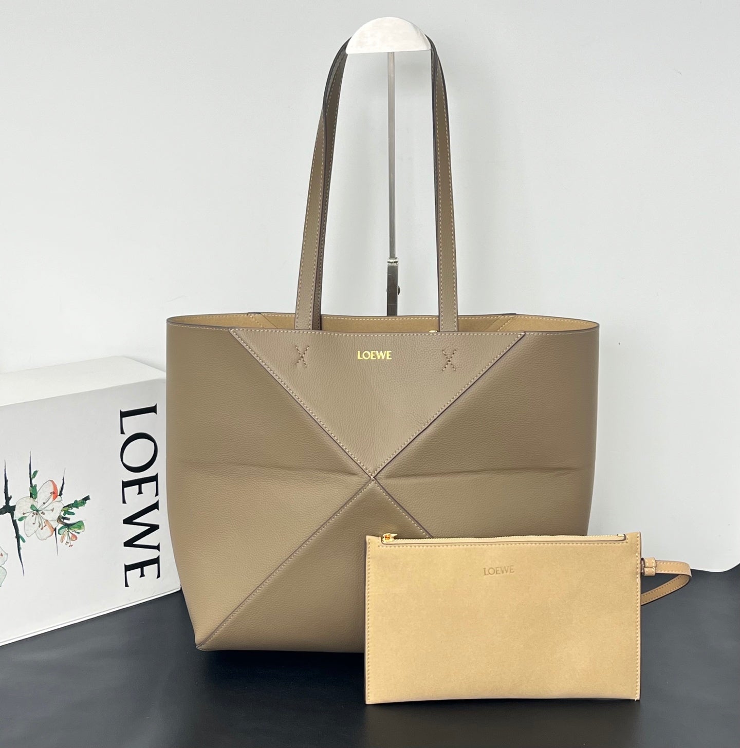 BB1R46A6 Popular leather bag