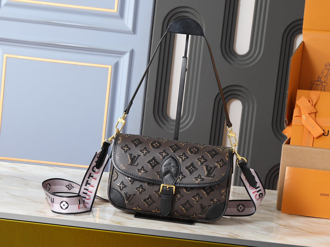 B1P36E41 Popular leather bag