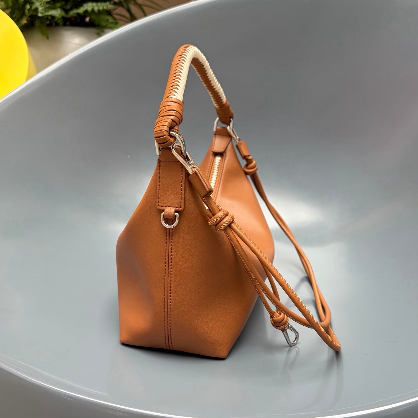 B1R66A13 Popular leather bag