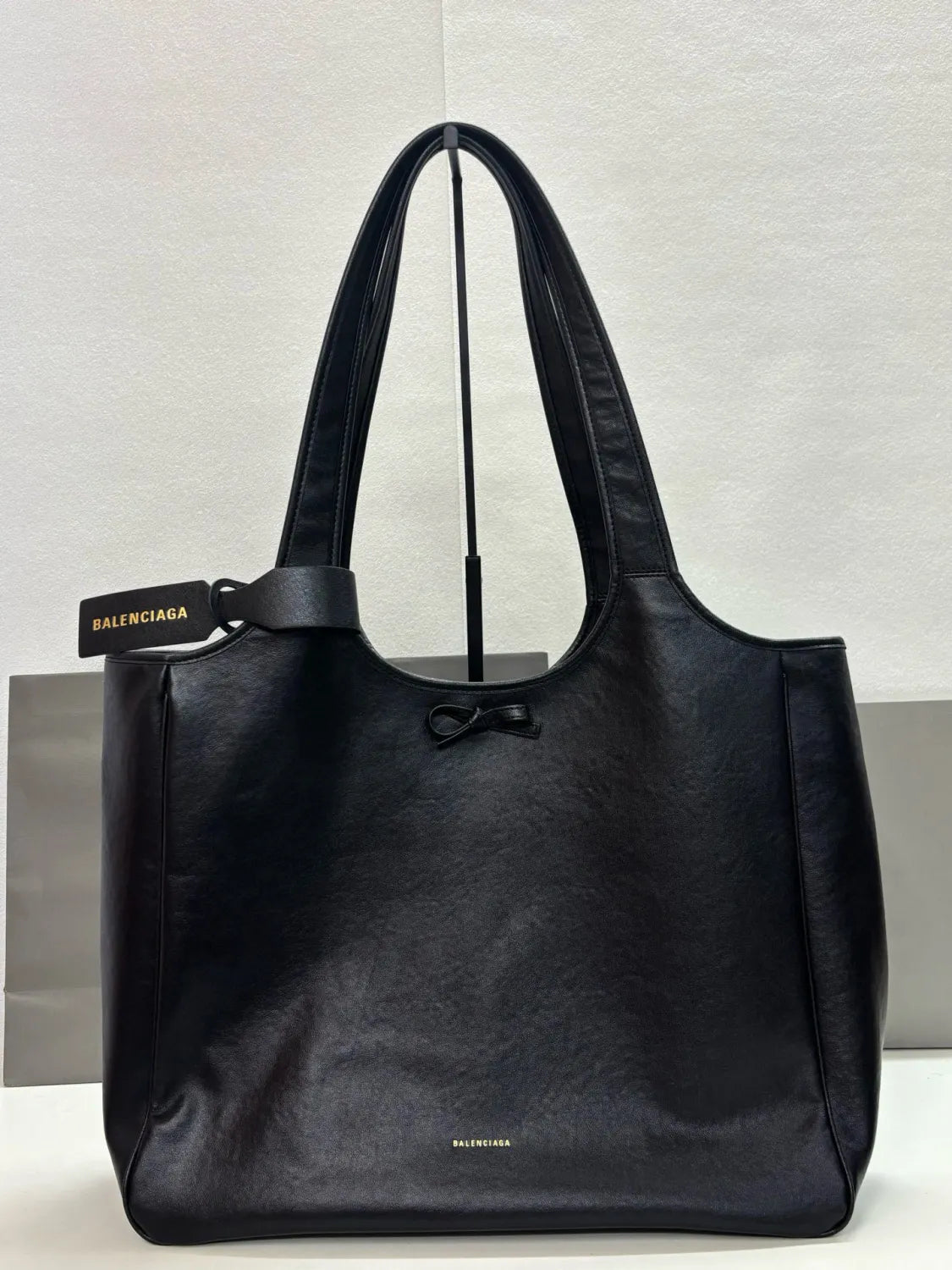 B1P46J147 Popular leather bags