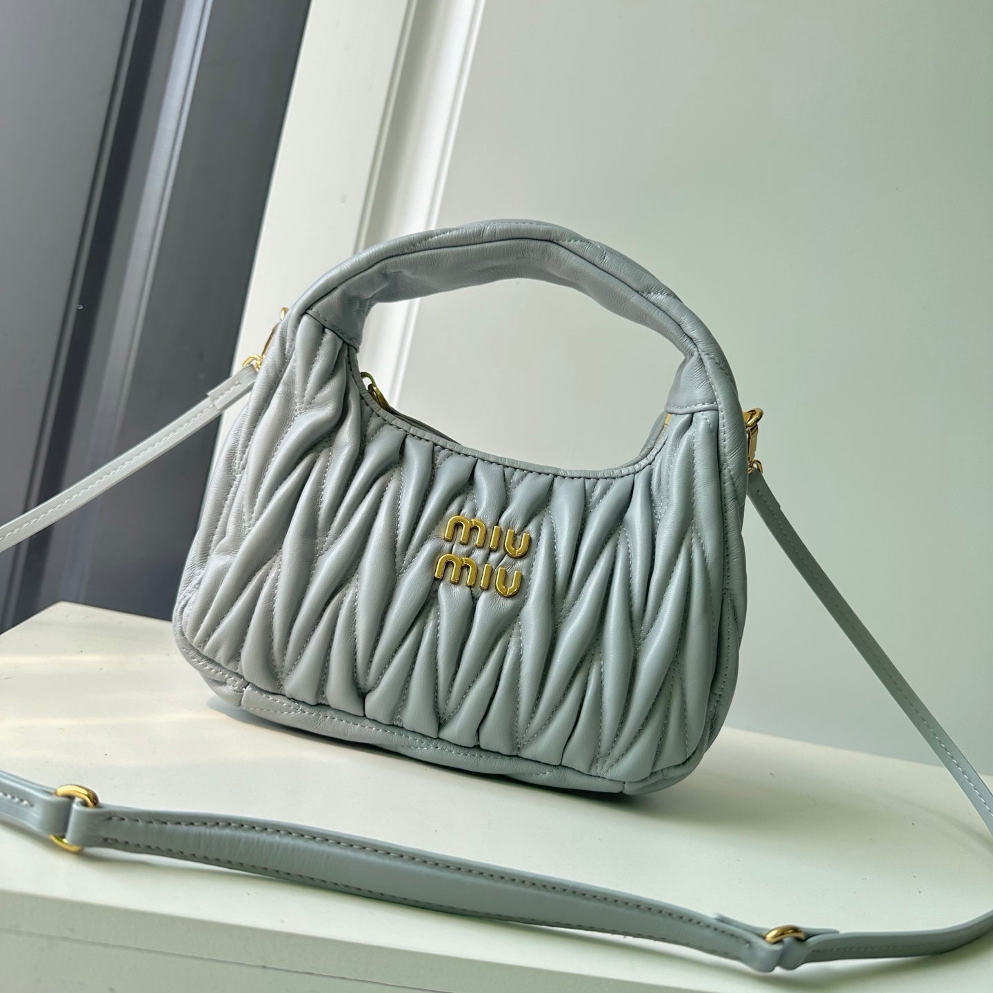B1P46A118 Popular leather bag