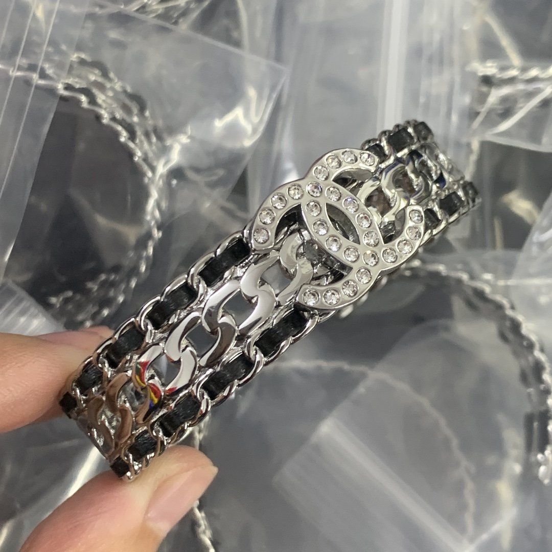 X1X54C60K  Popular Bracelets