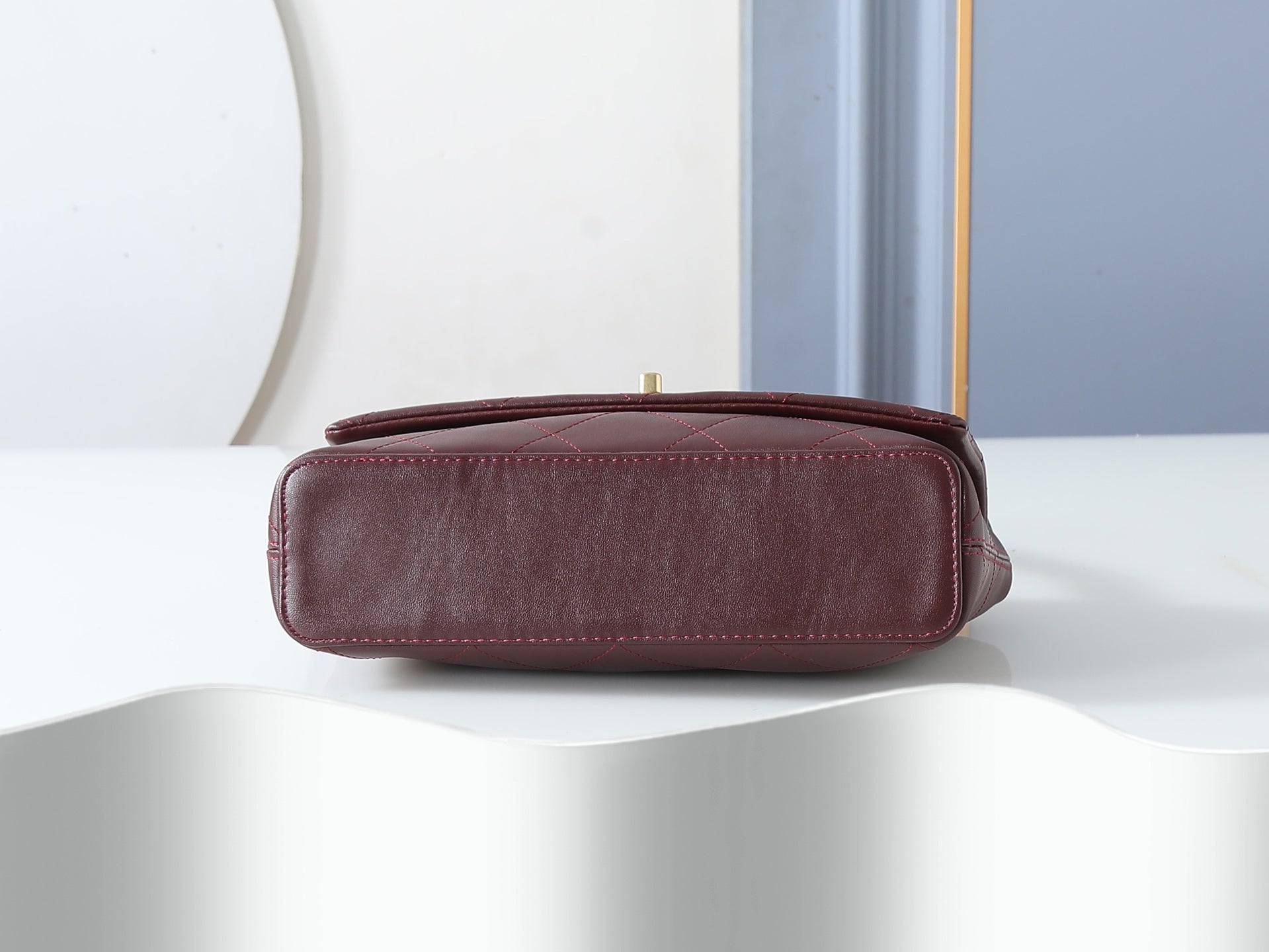 B1R76C28 Popular leather bag