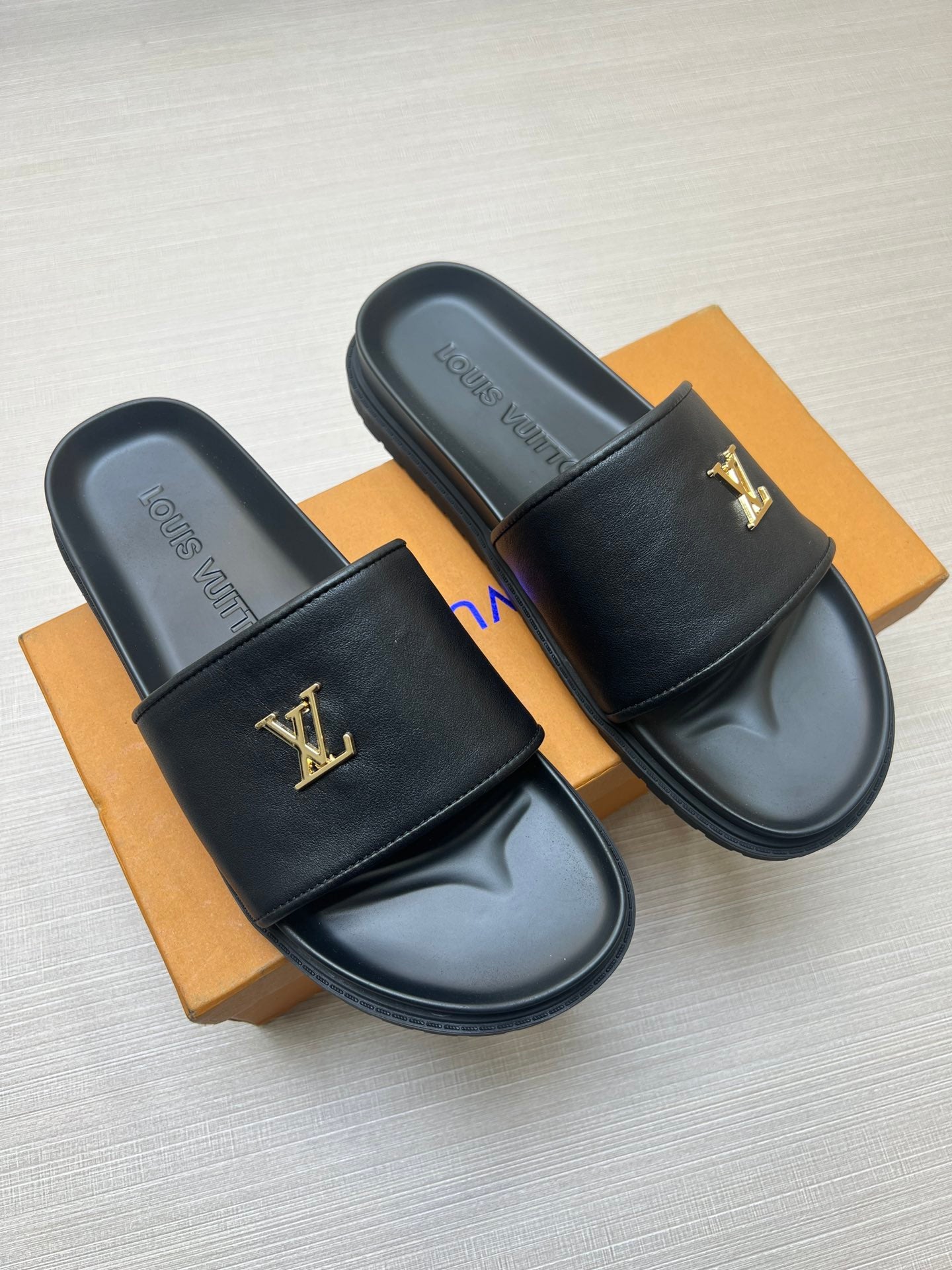 Z5ZE9 Popular slippers