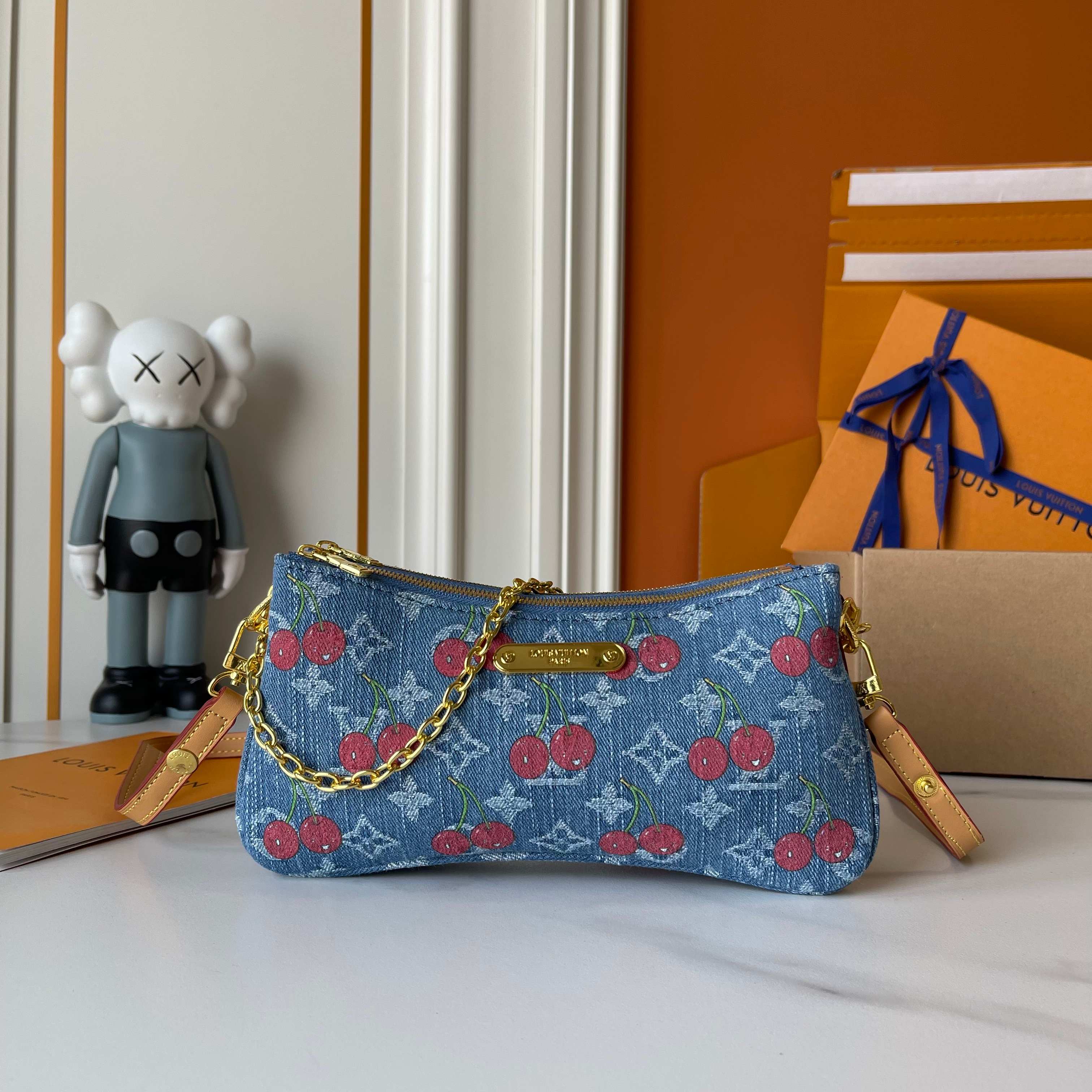 B1R15E31 Popular    bag