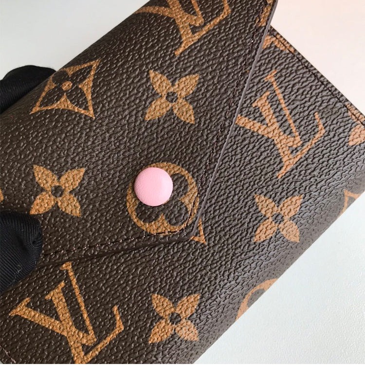 B1P20E3 Popular  leather wallets