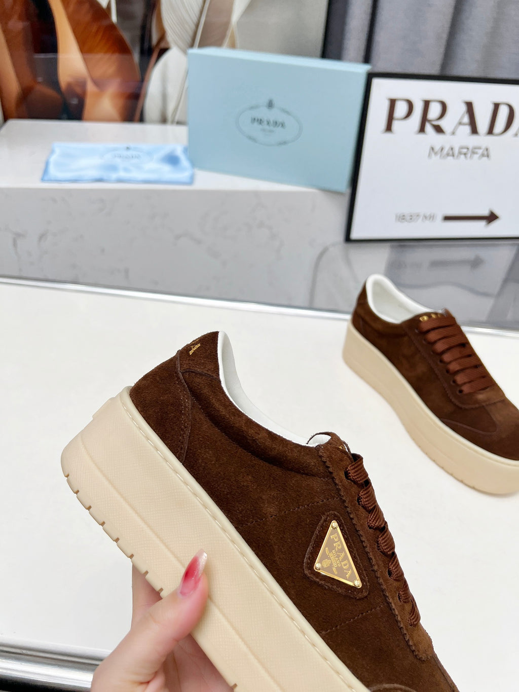 Z2Q95P109 Popular high-quality  shoes