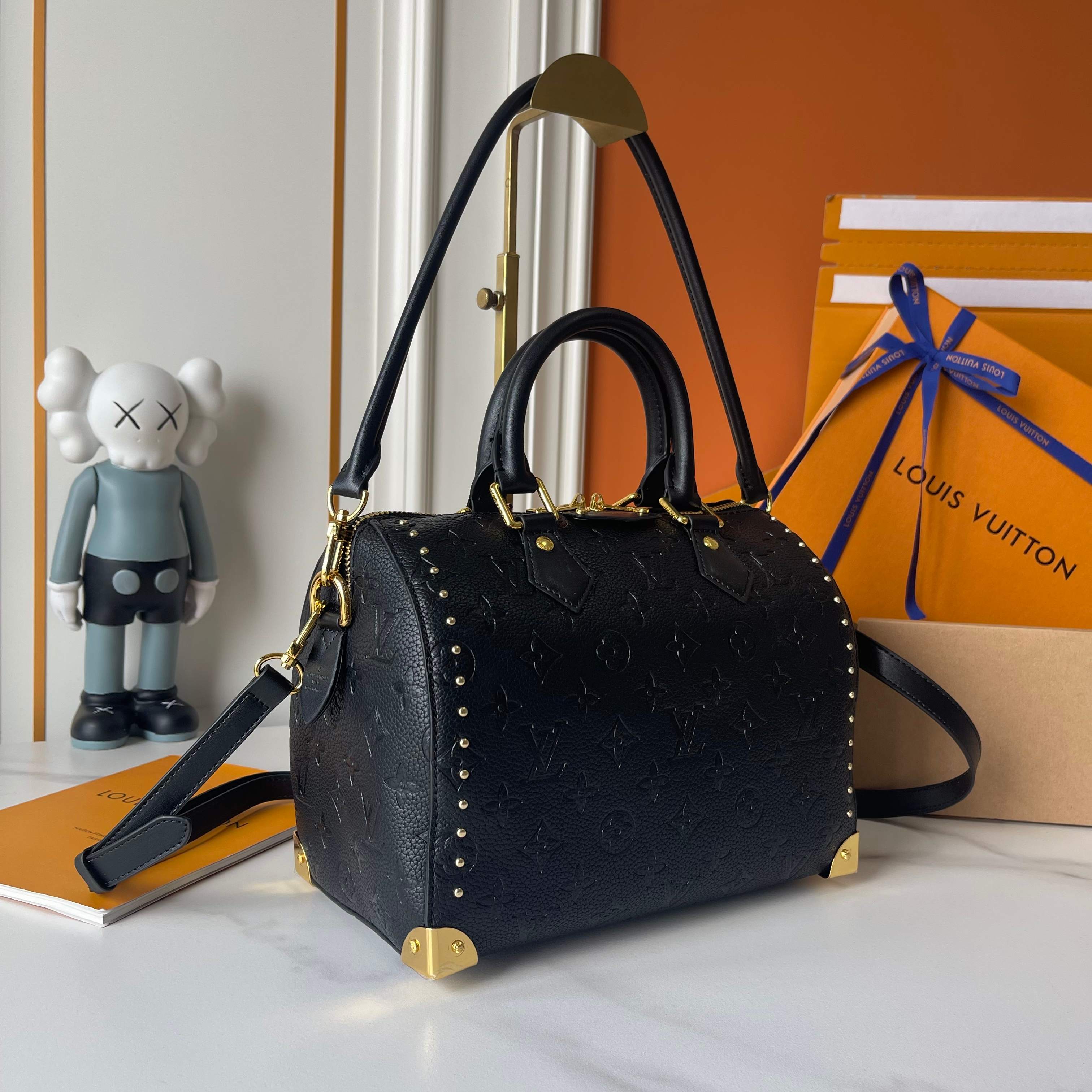 B1P46E77 Popular leather bag