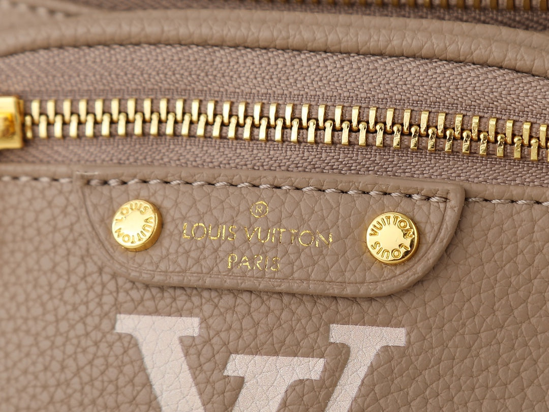 B1P46E70 Popular  bag
