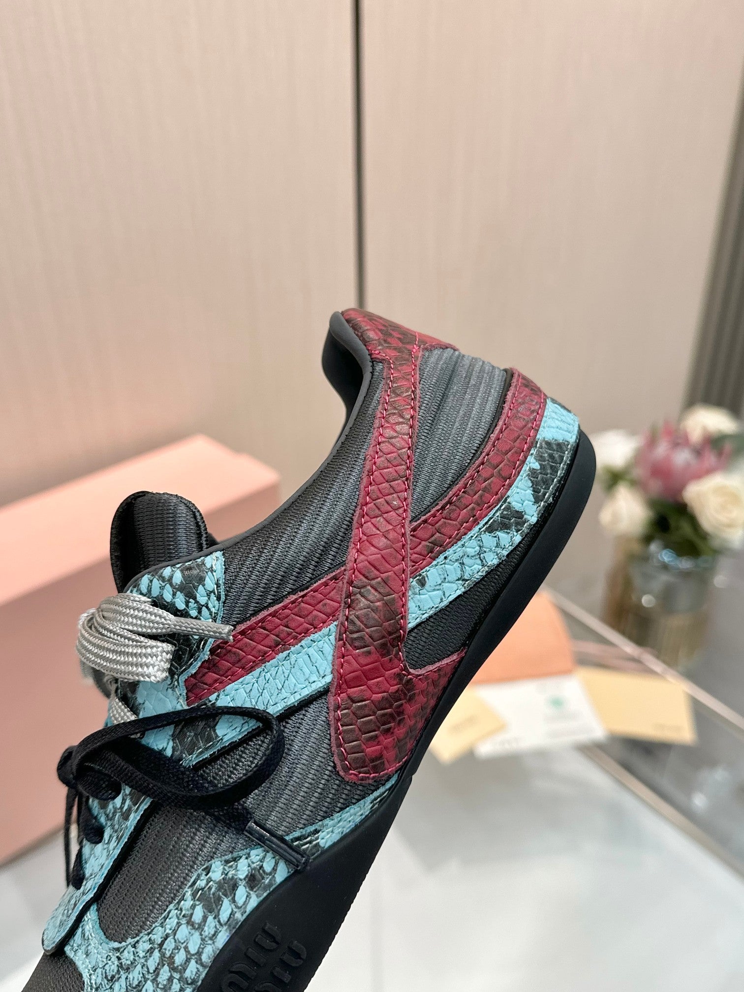 Z2Q105A246 Popular high-quality Shoes