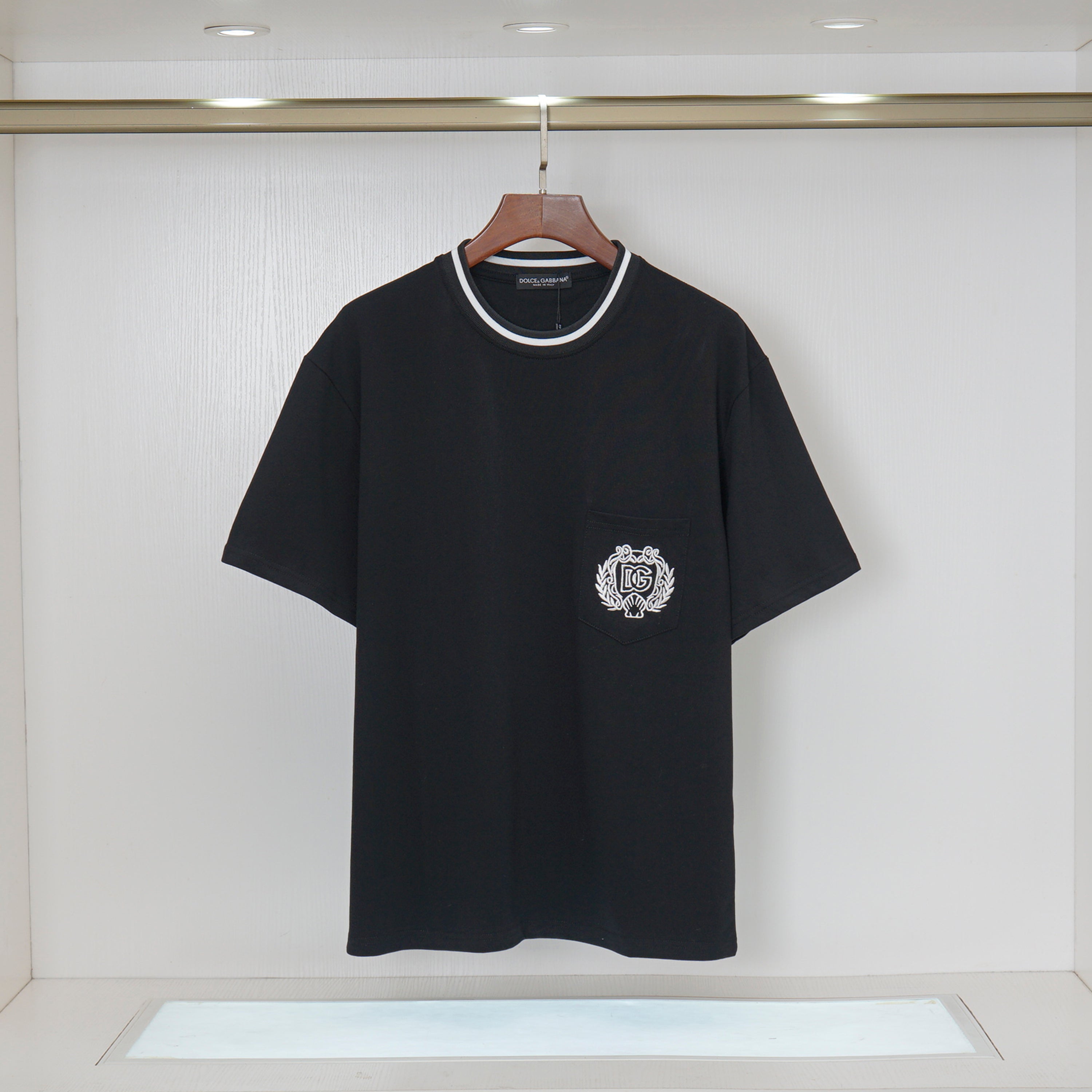 U1R76A22 Popular T-shirts