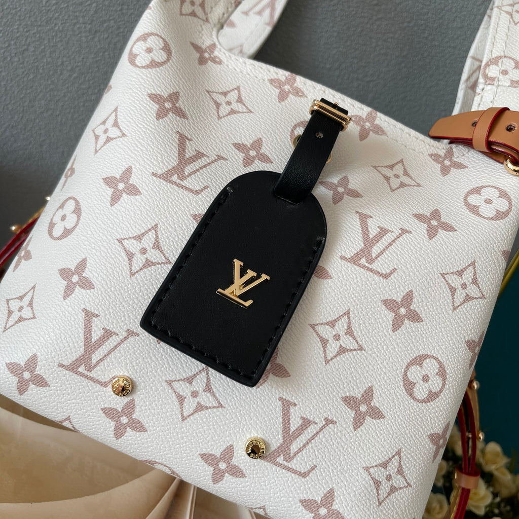 B1X34E274 Popular   leather bag 