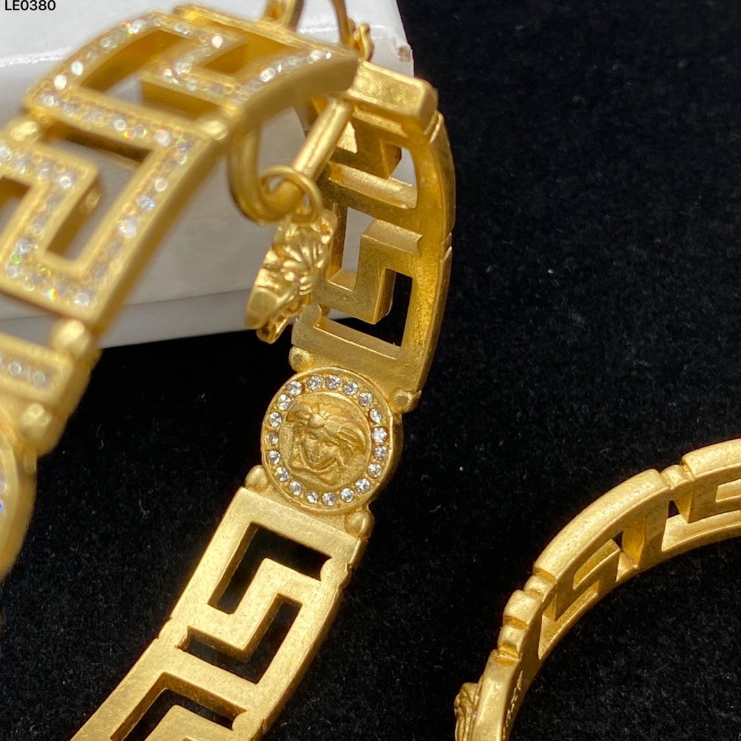 X1Z34V212E Popular Earrings