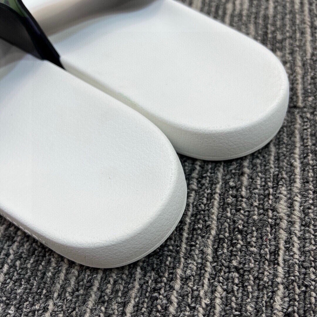 Z5Z35R261 Popular Slippers