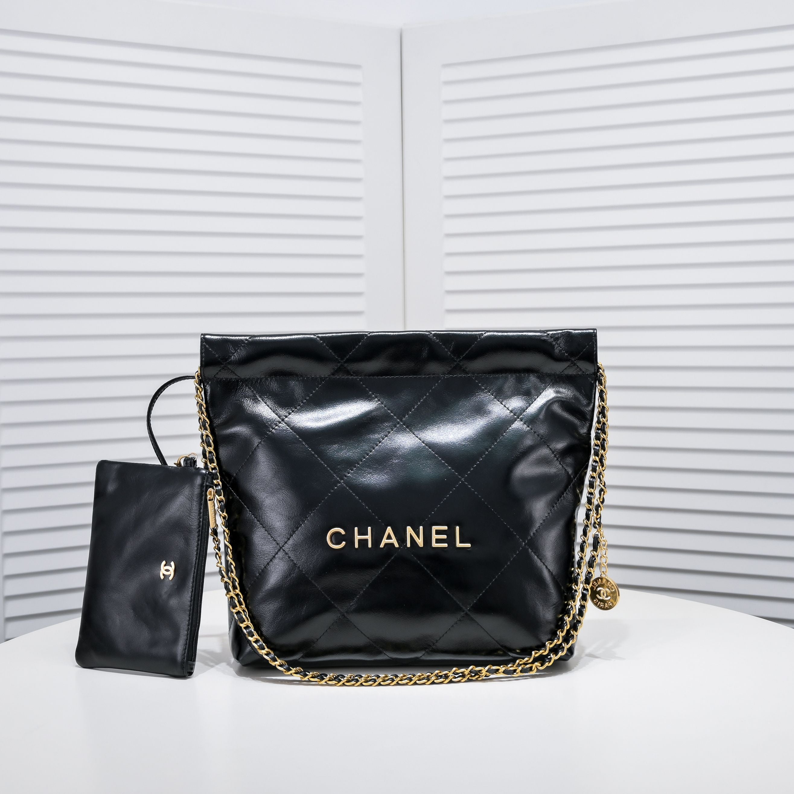 B1X43C70 Popular  leather bag 